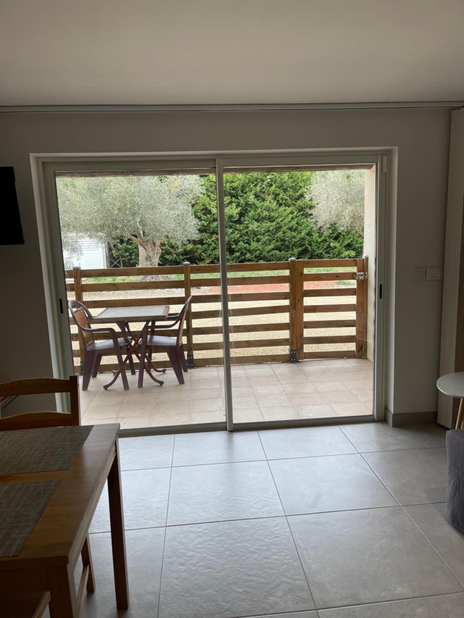 Studio 40M2 Avec Terrasse Le Mas De Lauriane Saintes-Maries-de-la-Mer Kültér fotó